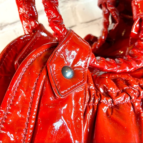 Christian Louboutin red patent leather shoulder bag - Picture 5 of 16